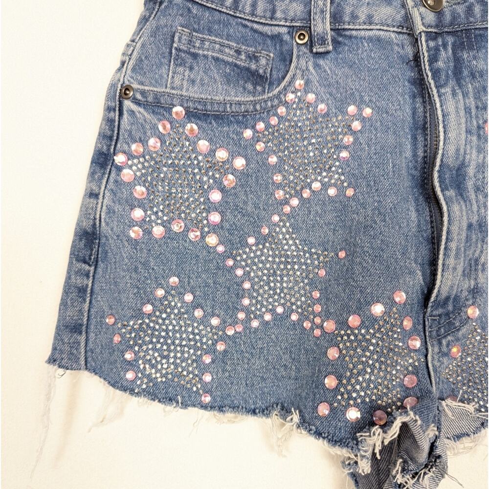 Hot Topic Y2K Star Embellished Distressed High Rise Denim Shorts Size 3 - Picture 4 of 7